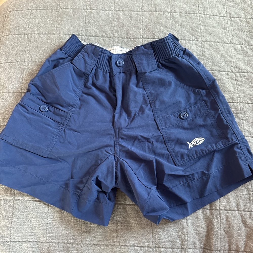 Boys Navy AFTCO Cargo Shorts, size 26